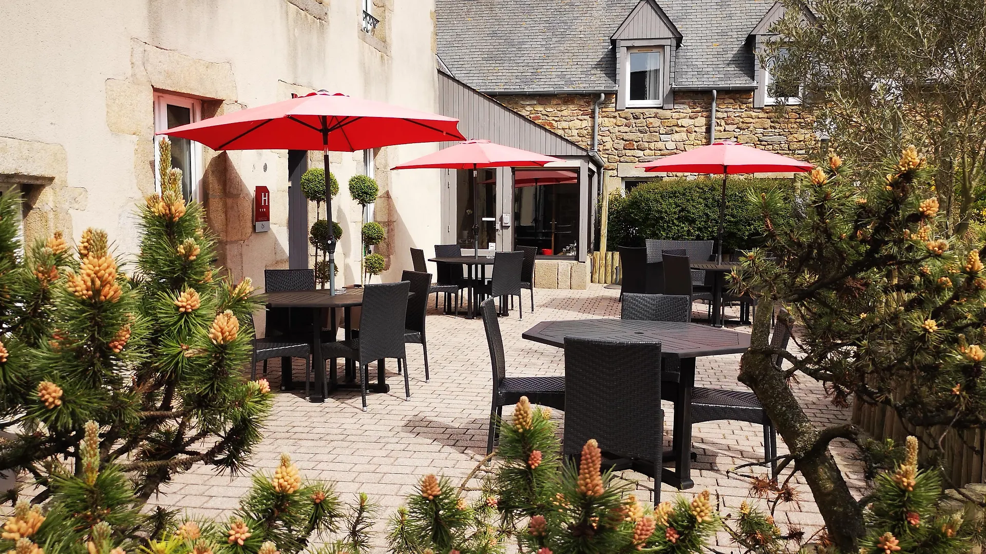 ***  Logis Hotel La Grassinais Saint-Malo France